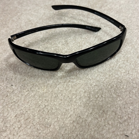 Sunglasses - Picture 2 of 4